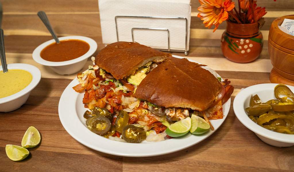 50_50-Row__0001_home-row3-tortasplate